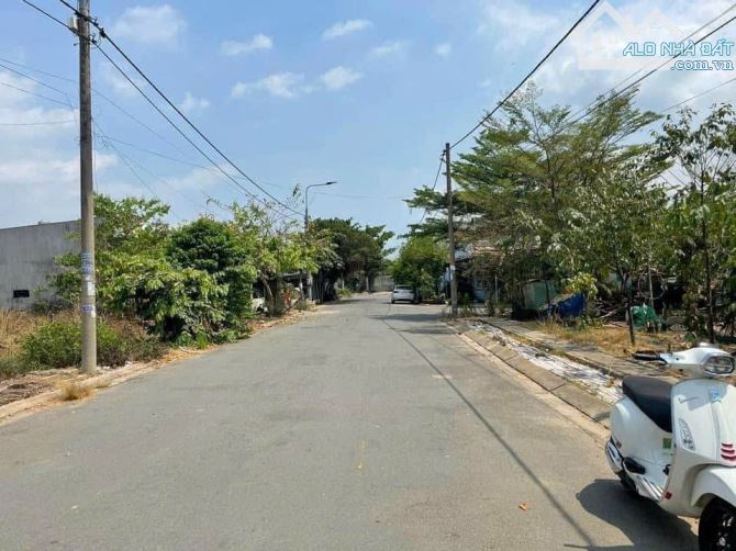 Ra gấp Lô Góc 252m² giá 2 tỷ 650 cạnh bên đường 25B cách cổng chính Sân Bay Long Thành 3km - 2