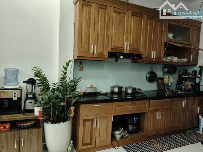 Nhà ngõ nông phố Phúc Lợi 30m x 5 tầng SDCC - 5 tỷ - 2