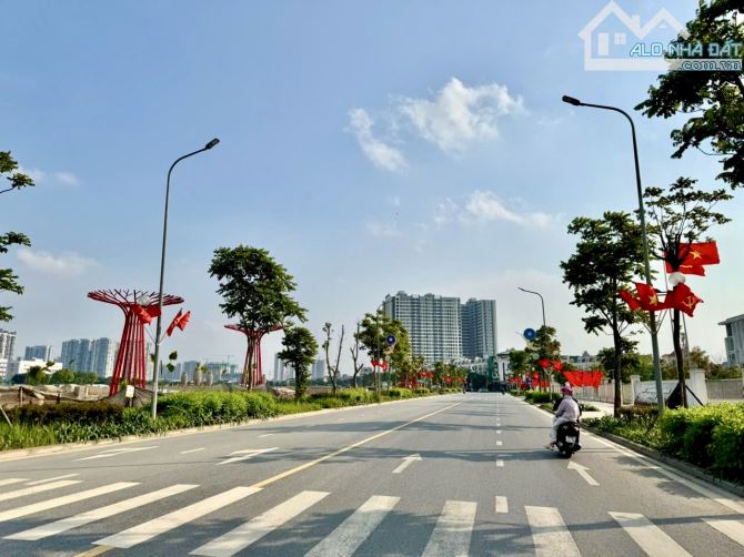 Rất hiếm lô đất tái định cư 31ha Trâu Quỳ, Vỉa hè đường 13m, Dt 110m2 - MT 7m - 2