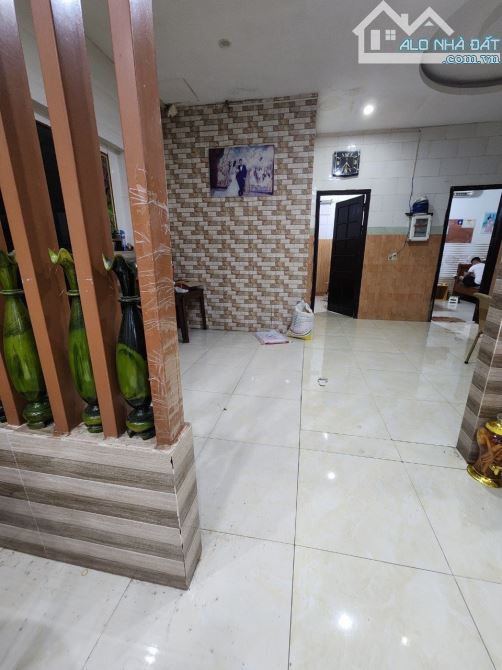 Bán nhà kiệt ô tô 290m2 đường Cách Mạng Tháng 8 ngang 9m5 giá đầu tư - 2