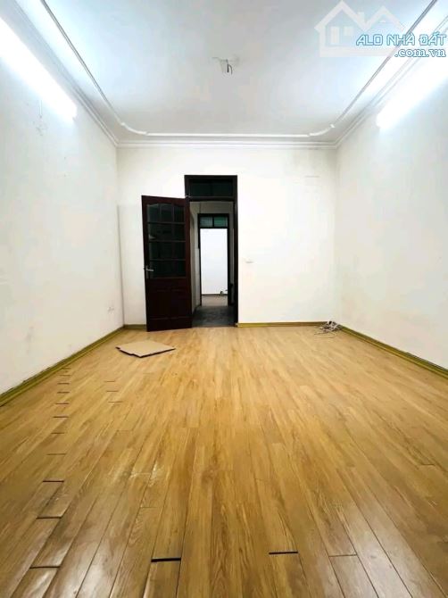BÁN NHÀ PHÂN LÔ PHỐ HOÀNG QUỐC VIỆT CẦU GIẤY  16 TỶ  DT 60M2 MT  4.5M 4T VỈA HÈ KINH DOANH - 2