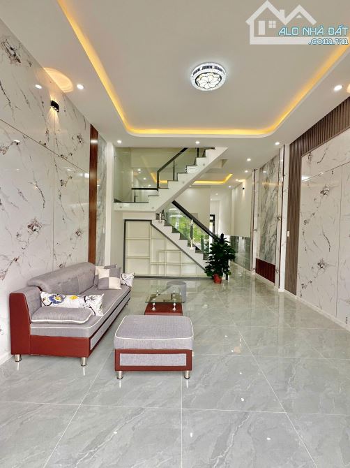 Chỉ 600tr Nhận Ngay Nhà 1 Trệt 1 Lầu Sân Xe Hơi Sổ Riêng Thổ Cư, Gần Trạm Thu Phí Bửu Long - 2