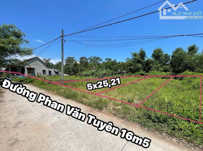 Đất  lê văn trĩ View Hồ thoáng, Đức Lam Trung, Phú Đa. Dt: 5×25 Giá: 3xx triệu Lh: 09 - 2
