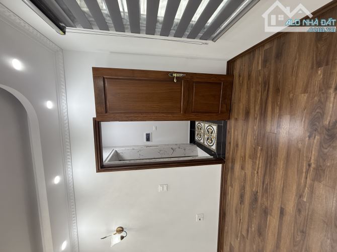 Bán nhà riêng phố Bạch Mai, 9,7 tỷ, 36m2, 3PN, 4WC, view đẹp. Thang máy, lô góc,ra phố 70m - 2