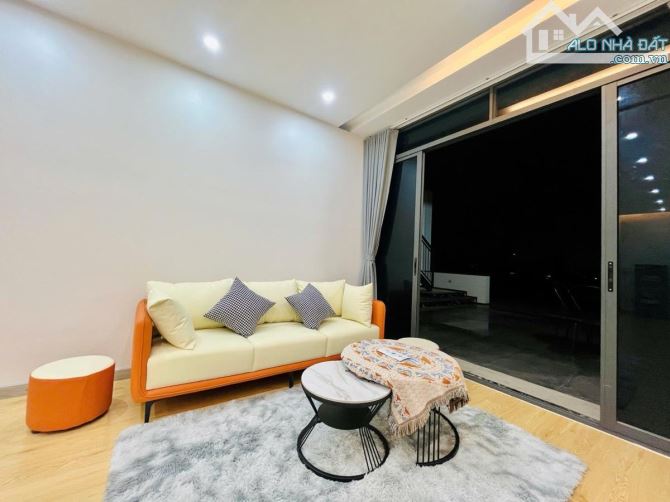 BÁN TOÀ NHÀ VĂN PHÒNG & CHDV XUÂN LA, TÂY HỒ DT 250M x 9T MT 7.8M KD 300TR/Tháng. - 2