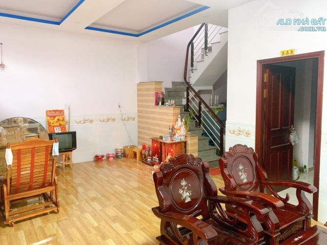 Bán nhà 4 Tầng Đông Hòa ngang Khủng hoảng 7m,SHR hoàn công,đường xe hơi - 2