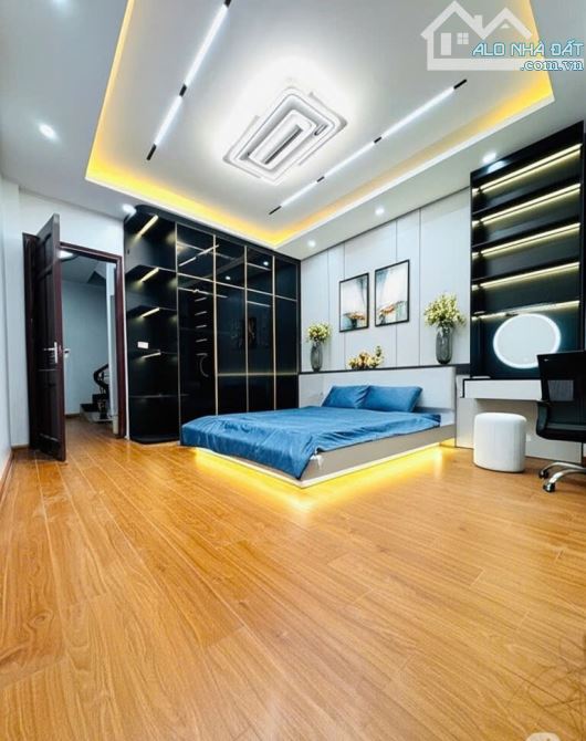 Chỉ: 7.66/Tỷ có ngay căn nhà 5T/2 mặt thoáng, ngõ 3G, 40m ra phố mới cải tạo CỰC nét. D34m - 3