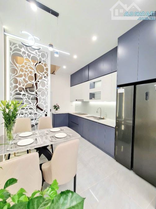 40M2 - NHÀ ĐẸP - FULL ĐỒ - NGÕ NÔNG - SỔ VUÔNG - NHỈNH 9 TỶ - ĐỘI CẤN - 3