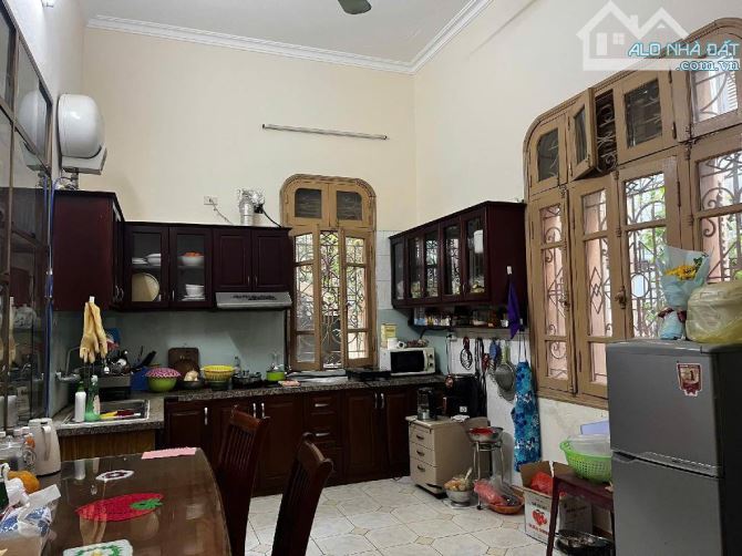 BÁN GẤP BIỆT THỰ ĐỘI CẤN, BA ĐÌNH - Ô TÔ TRÁNH - KINH DOANH - 10M RA MP - 101M2 CHỈ 25 TỶ - 3