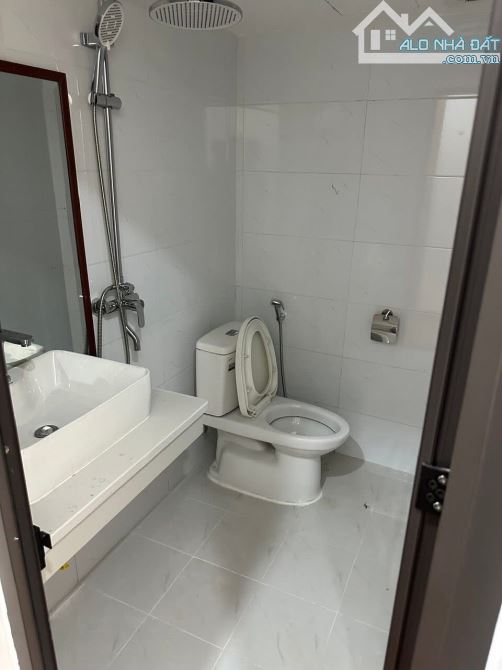 Bán nhà phố Hương Viên, HBT  25m-5 tầng-5,8 tỷ   Ngõ nông , gần phố   Giao thông thuận ti - 3