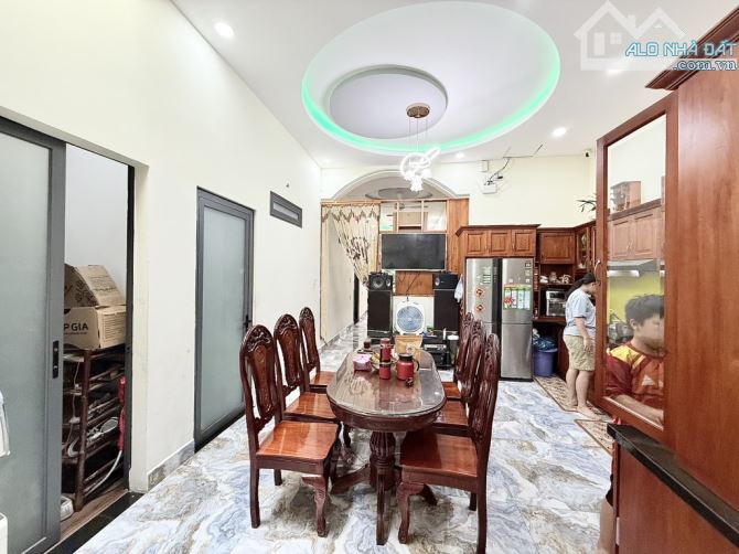 TLCCHỦ- Rẻ Nhất Phường 1 Gò Vấp- 130m²- 3PN-Mua Đất Tặng HomeStay- Hẻm Rộng- Gần Mặt Tiền - 3