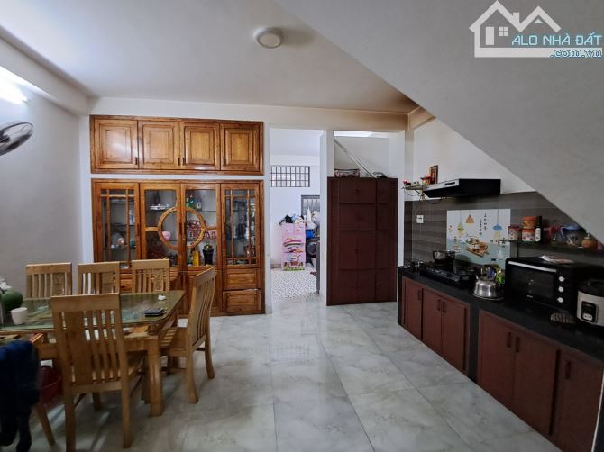 Bán gấp nhà MT Lê Đình Dương, Hải Châu sát Nguyễn Văn Linh, gần 90m, 4 tầng, Giá chỉ 2x Tỷ - 3