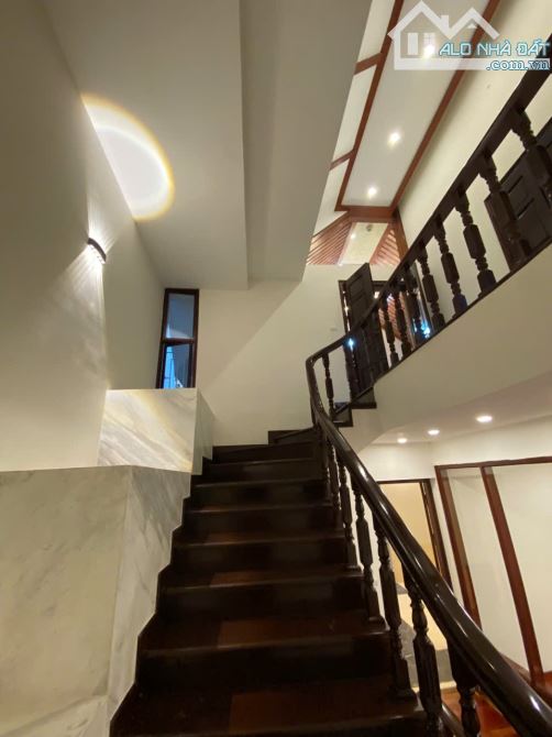 BÁN BIỆT THỰ KĐT MỸ ĐÌNH 2 ĐƯỜNG CAO XUÂN HUY BT21 LÔ GÓC 210M2 X 5 TẦNG MT 10M -SÂN VƯỜN - 3