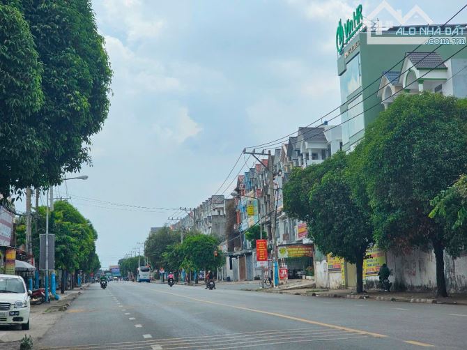 BÁN MẶT TIỀN DT 743 GẦN KDC PHÚ HỒNG THỊNH DĨ AN, DT 200M2 , TRỆT 3 LẦU,GIÁ 9.5TỈ - 3