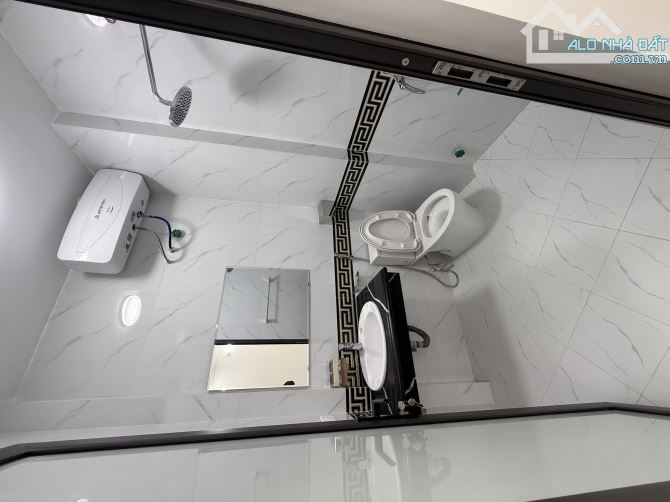 Bán nhà riêng phố Bạch Mai, 9,7 tỷ, 36m2, 3PN, 4WC, view đẹp. Thang máy, lô góc,ra phố 70m - 3