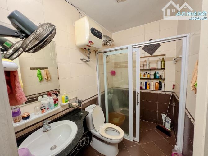 Bán nhà mặt phố Đại La, 90m2, mặt tiền 4m, 34.5 tỷ, vỉa hè rộng, ô tô 2 chiều, KD đỉnh - 3