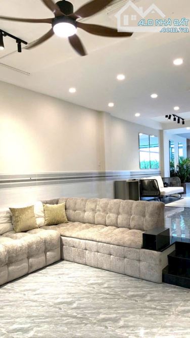 Nhà 4 tầng đẹp Nhà Bè - SIÊU HIẾM- trên 100m2, View Hồ Công Viên, Sông - 3
