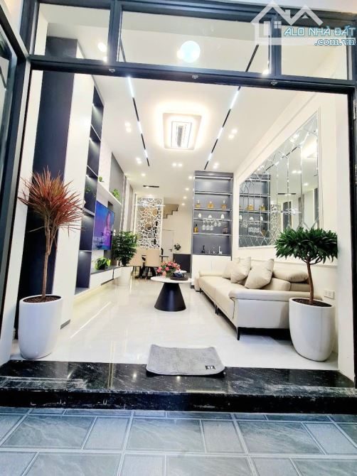 40M2 - NHÀ ĐẸP - FULL ĐỒ - NGÕ NÔNG - SỔ VUÔNG - NHỈNH 9 TỶ - ĐỘI CẤN - 4
