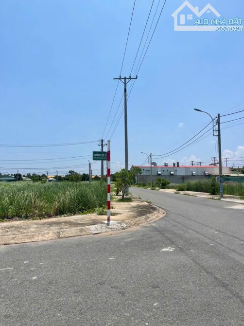 Bán lô đất đường nhựa xe hơi , shr full thổ trong KDC Hải Sơn ,5x20=100m2 giá 1 tỷ 200tr - 4