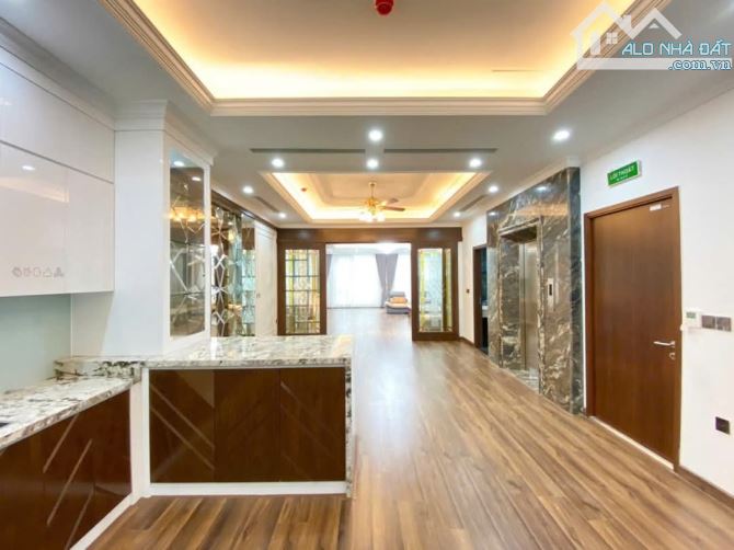 NHÀ PHÂN LÔ LẠC LONG QUÂN CẦU GIẤY DT 55M 7 TẦNG 21 TỶ KINH DOANH Ở SƯỚNG GẦN HỒ TÂY