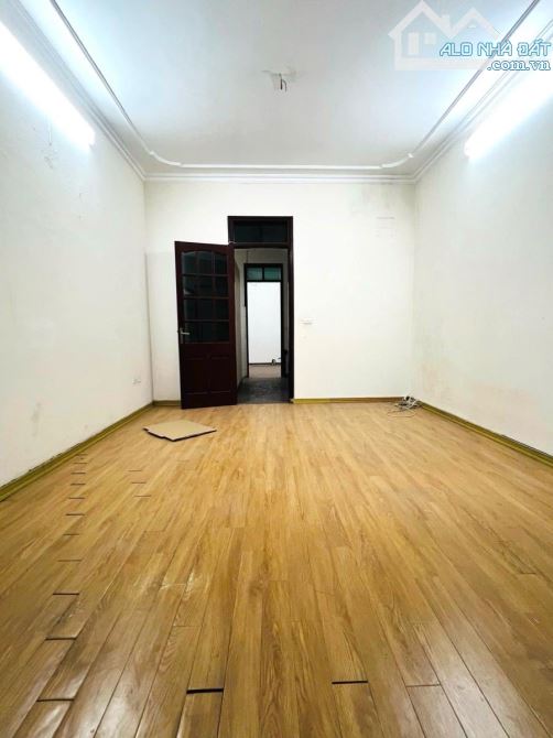 BÁN NHÀ PHÂN LÔ QUÂN ĐỘI 17 TỶ 56m 4 TẦNG MT 4m Ô TÔ ĐỖ KINH DOANH PHÙNG CHÍ KIÊN CẦU GIẤY - 4