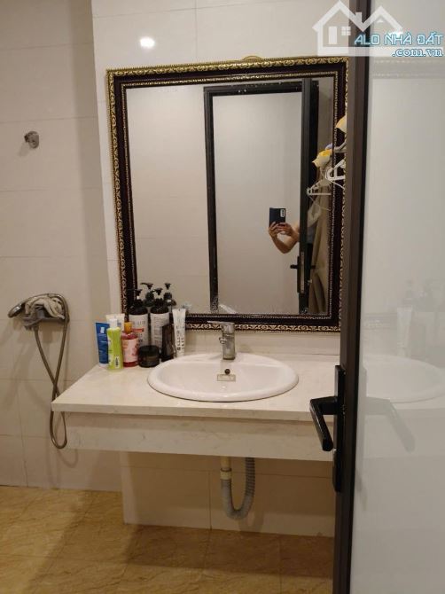 Nhà ngõ nông phố Phúc Lợi 30m x 5 tầng SDCC - 5 tỷ - 5