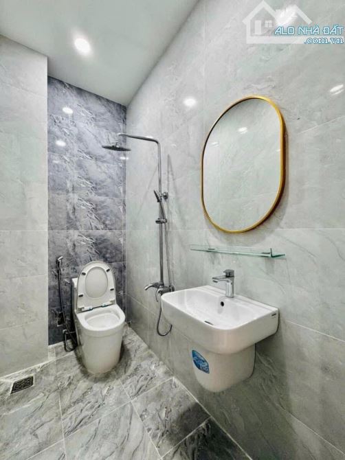 Tôi đi định cư Canada cần bán nhanh nhà mt Đ. Lý Văn phức ,Tân định ,Q1 ,80m2 /4tỷ280tr - 5