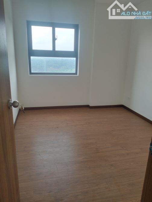 Căn hộ Minh Quốc Plaza, đón đầu sát nhập TP.HỒ CHÍ MINH. Gồm : 2 PN, 2WC, PK, Bếp, Ban côn - 5