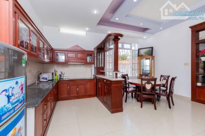 BIỆT THỰ KHU PHƯƠNG NAM- ĐƯỜNG DƯƠNG MINH CHÂU- P8- TPVT- S=207m2=11,5x18m= 3 TẦNG- 23 TỶ - 6