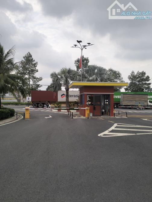 Căn hộ Minh Quốc Plaza, đón đầu sát nhập TP.HỒ CHÍ MINH. Gồm : 2 PN, 2WC, PK, Bếp, Ban côn - 6