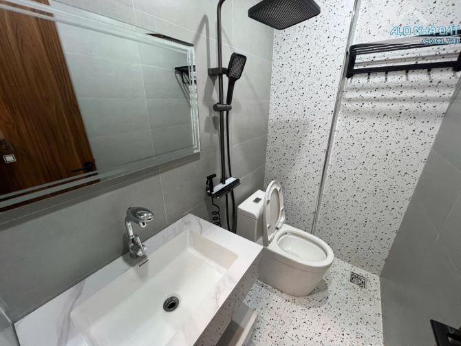 Tôn Đức Thắng quận Đống Đa xây mới 5 tầng chắc chắn full nội thất hiện đại. - 6