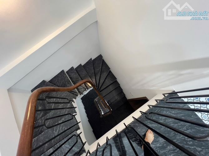 Hiếm - Bán nhà đẹp mới xây 5 tầng x 30m2, full nội thất, gần phố lớn - 7
