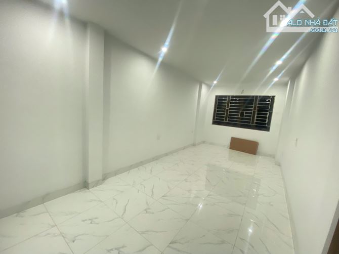 Cần bán gấp siêu phẩm phân lô Đông Thắng 38 m2, 5T, lô góc, ô tô - 7