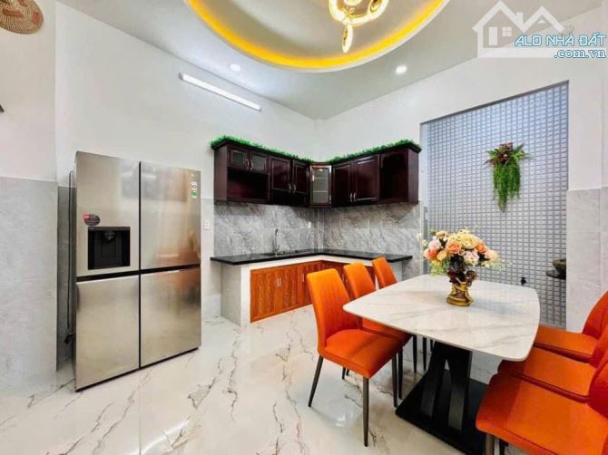 Tôi đi định cư Canada cần bán nhanh nhà mt Đ. Lý Văn phức ,Tân định ,Q1 ,80m2 /4tỷ280tr - 8