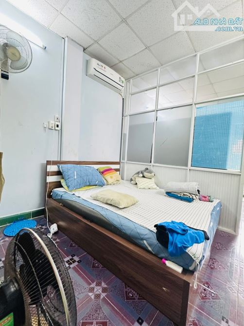 Bán nhà hẻm nhựa Số 3 Thành Thái. Q10. Gần 60m2. 3 tầng 3PN. Sổ nở hậu. Giá 11,x tỷ - 8