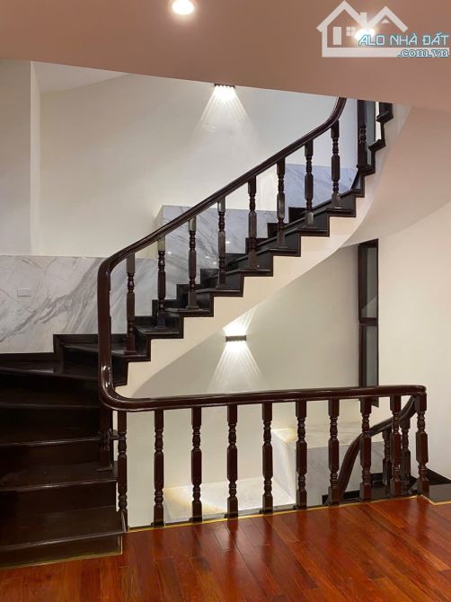 BÁN BIỆT THỰ KĐT MỸ ĐÌNH 2 ĐƯỜNG CAO XUÂN HUY BT21 LÔ GÓC 210M2 X 5 TẦNG MT 10M -SÂN VƯỜN - 9