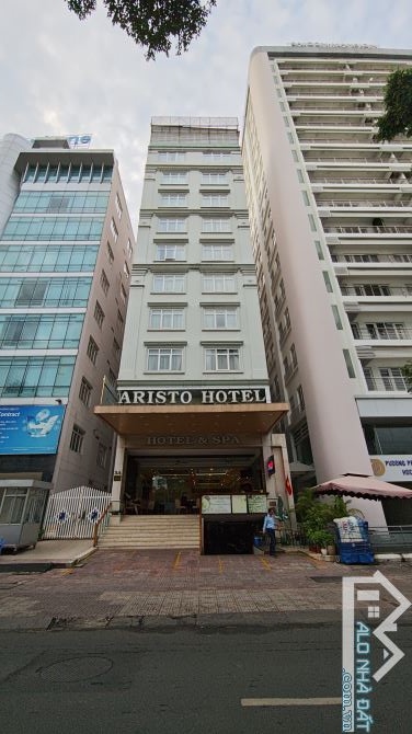 Chuyển nhượng khách sạn 4 sao quận 3 mặt tiền Võ Văn Tần-DT 10*39-Hầm 10 tầng- giá 360 tỷ