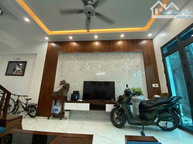 👍BÁN NHÀ ĐẸP 3 TẦNG NGÕ PHỐ HOÀNG LỘC, TP HẢI DƯƠNG