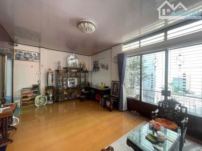 Nhà bán: đường Lê Hồng phong . Q10. DTSD 44,6m2. 2 tầng. giá 8,1 tỷ