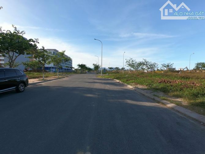 🔥BÁN LÔ GÓC V6 KHU DT CÔNG NGHỆ FPT ĐƯỜNG 7M5, NGŨ HÀNH SƠN, 130M2, MT 7,2M, GIÁ 9.5 TỶ.