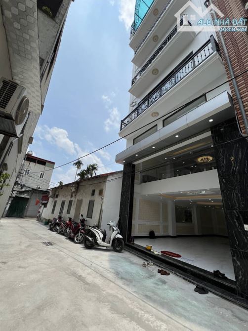 Bán nhanh ngôi nhà đẹp Phúc Lợi 72m 6 tầng, thang máy ngõ ô tô tránh KD 15 tỷ