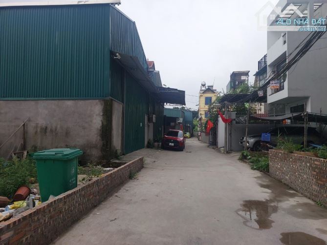 Bán gấp mảnh đất Phố Bát Khối Ô Tô Tránh DT100m2 mt4m giá gần 8tỷ