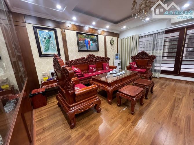 Bán nhà Trung Kính 65m2 ô tô tránh, kinh doanh 6 tầng ngay phố