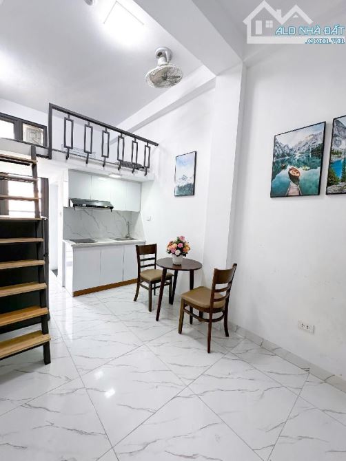 Bán căn nhà dòng tiền cho thuê phú đô 8 tầng tháng máy full nội thất oto đỗ cửa