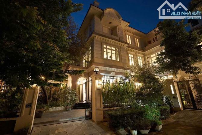 Biệt thự KĐT Yên Hòa – Trần Kim Xuyến, lô góc 2 mặt đường chính, 200m, đẹp nhất khu