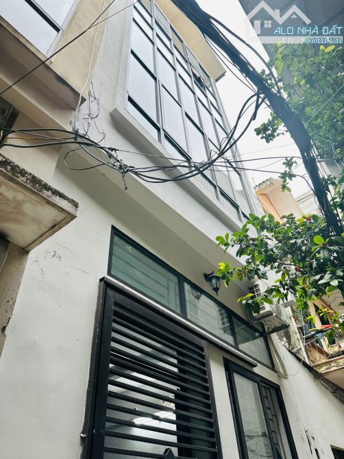 Mặt Phố Hoàng Ngân Cực Đẹp - Diện tích 46m x 5 Tầng- Mặt Tiêbf 4.3m - Giá 10.6 Tỷ
