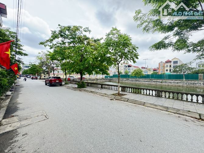 BÁN NHÀ VĨNH NGỌC ĐÔNG ANH  ĐẦU TƯ NGON VỊ TRÍ ĐẮC ĐỊA KD ĐA RẠNG VỈA HÈ ÔTÔ TRÁNH GẦN CẦU