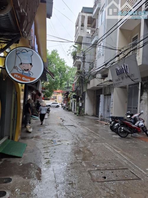 BÁN NHÀ PHÂN LÔ - Ô TÔ TRÁNH PHỐ TÂY SƠN QUẬN ĐỐNG ĐA 70M CHÀO GIÁ 20.5 TỶ .