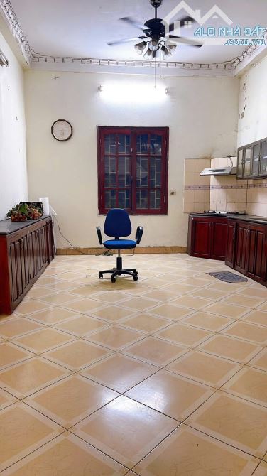 PL Ô TÔ KHUẤT DUY TIẾN - Ô TÔ Diện Tích 50m2 4 tầng mặt tiền 4.2m Giá 16 tỷ