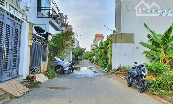 Bán đất hẻm 47 Trường Lưu- Long Trường- Q9 - DT : 68m2( 4x17m)- hướng Tây Nam.